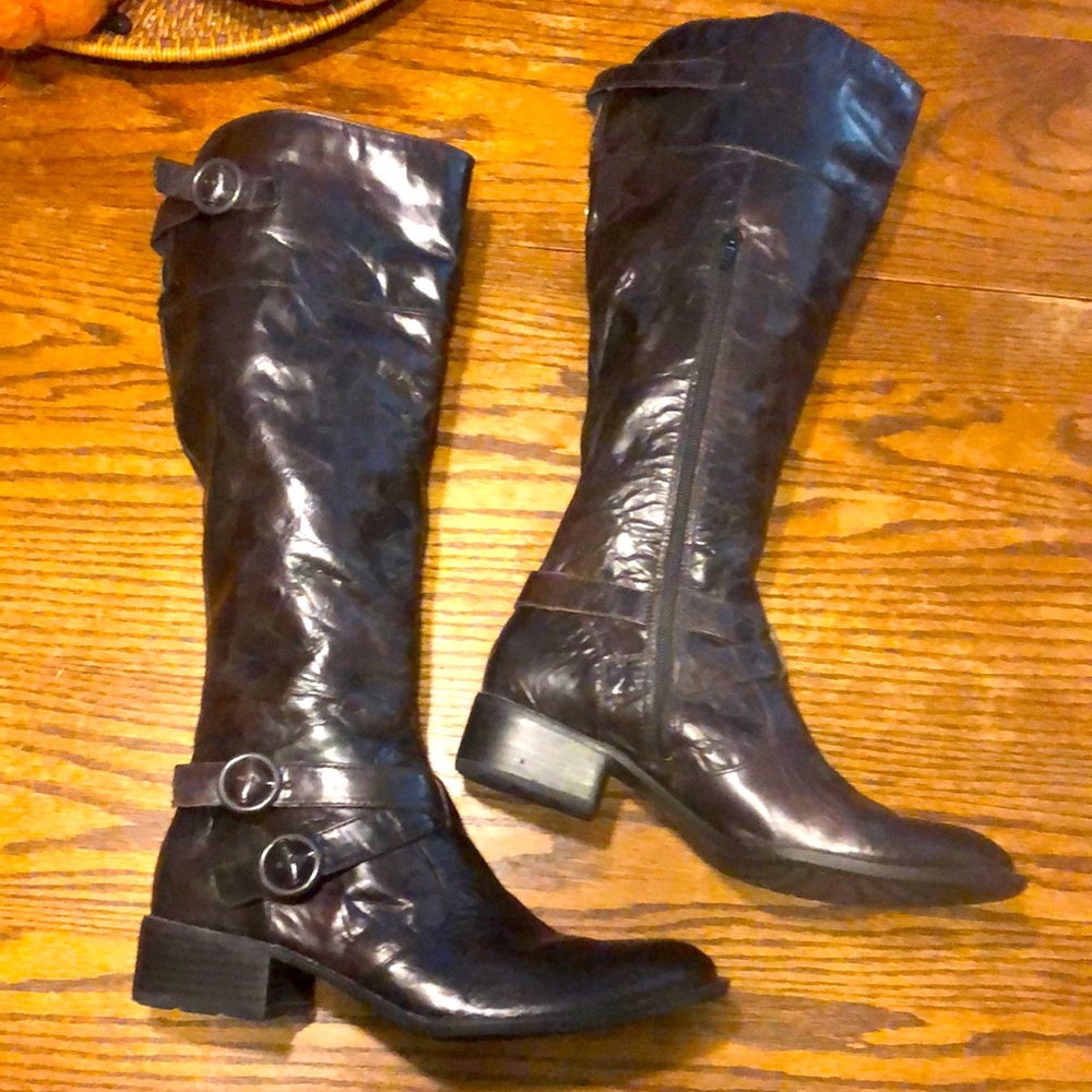NWOT Born Crown Lira leather knee high boots